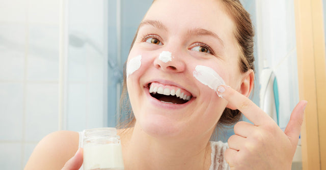 Face Moisturizer for Oily Skin - The Care Guide